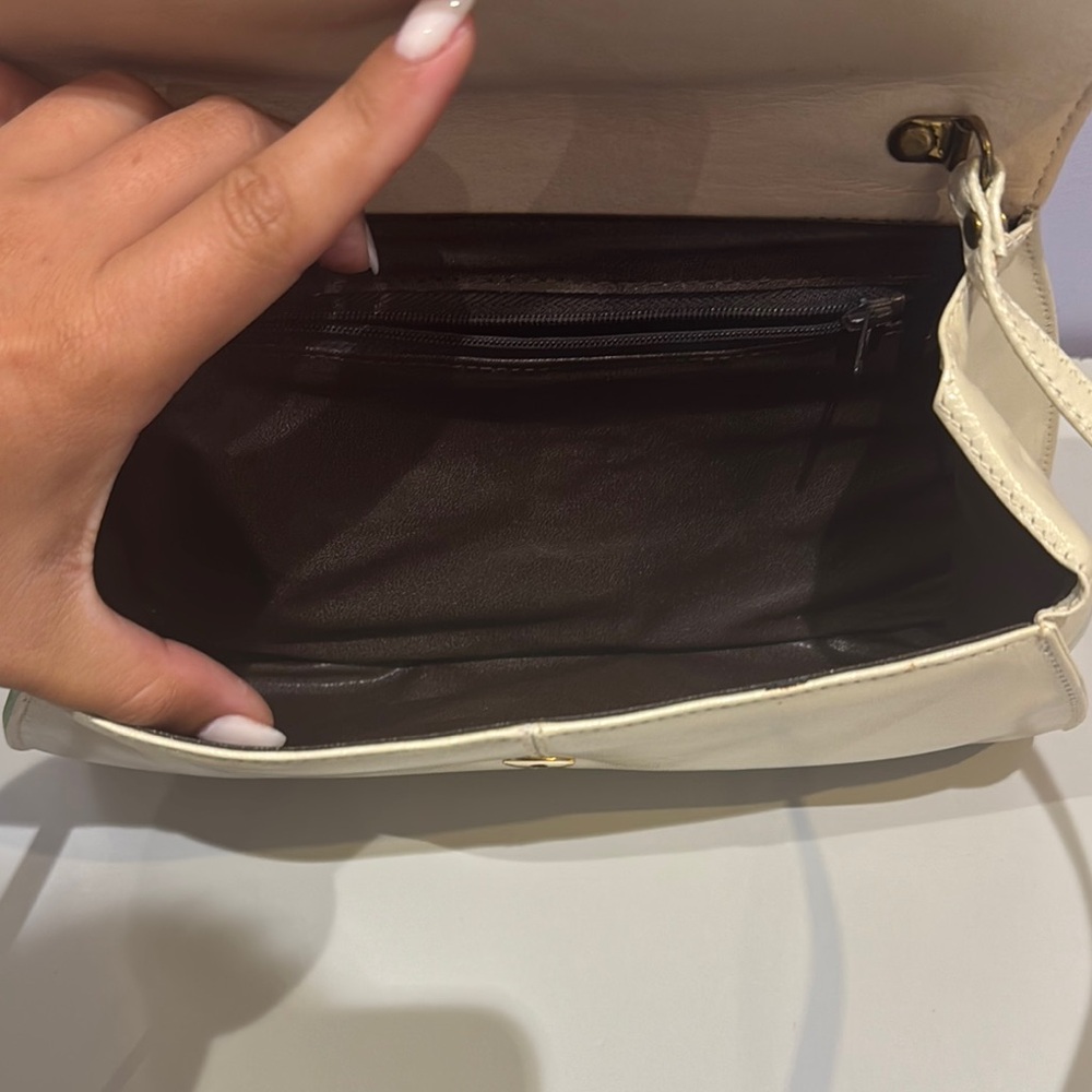 Elegant Cream Shoulder Bag - Picture 5 of 9
